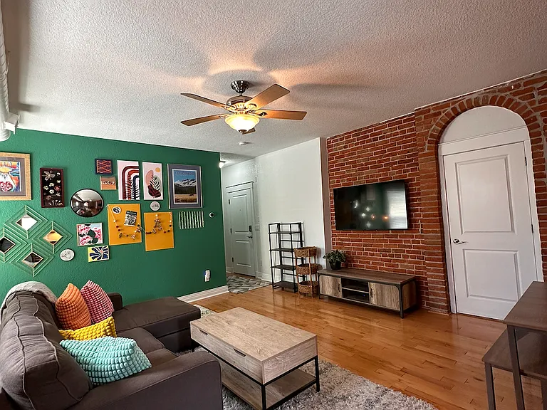 1656 N Franklin St #5 — Photo 2