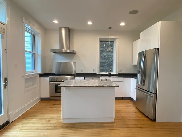2441 N Mozart St — Photo 9