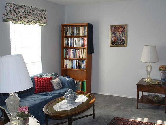 4th image of 3214 Kingswood Dr
