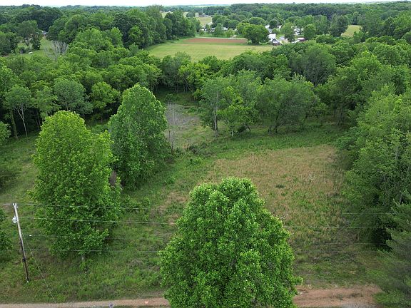 3rd image of 5 Poplar Ridge Ln