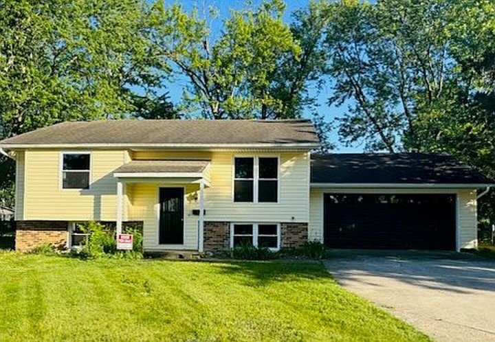 831 Heather Dr - Property Image