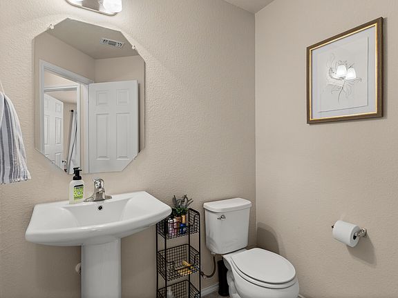 5th image of 6024 Stonehaven Dr