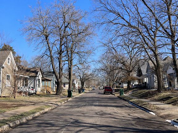 5th image of 920 W Brower Street