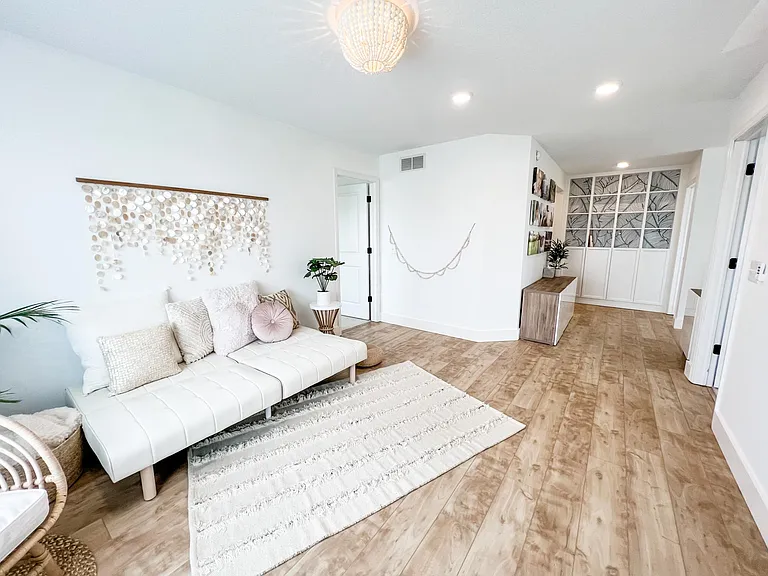 Upstairs flex space