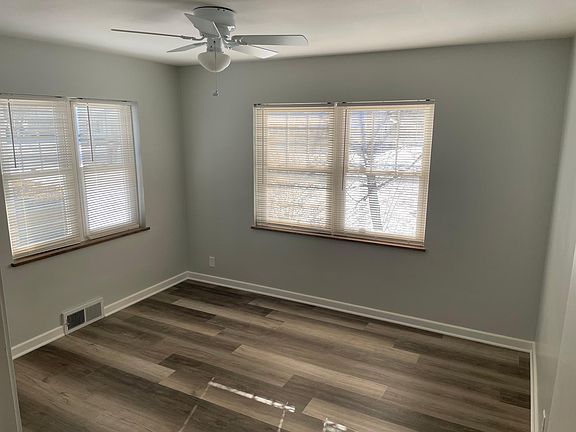 5th image of 926 Park St