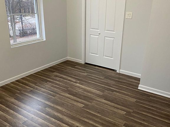 4th image of 3239 S Lituanica Ave #2F