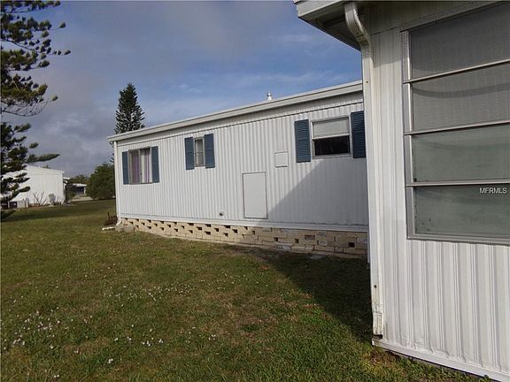5th image of 1415 Sanderling Dr