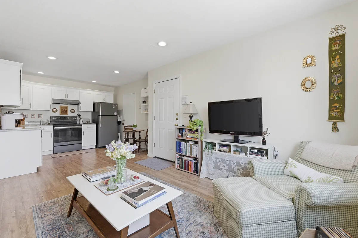 Building Photo - 256 Parker Hill Ave #3