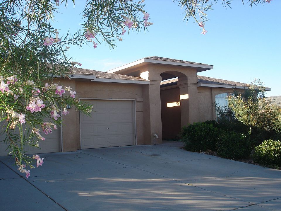 Nice Front w/3 Car Garage