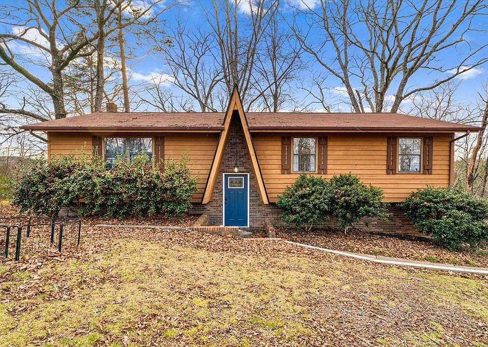 1st image of 4113 Village Dr