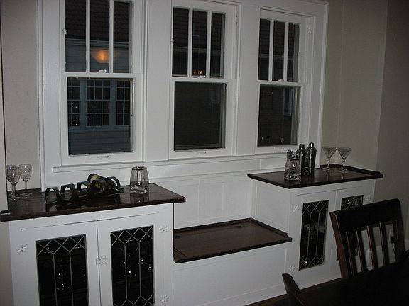 Built-ins in the dining room
