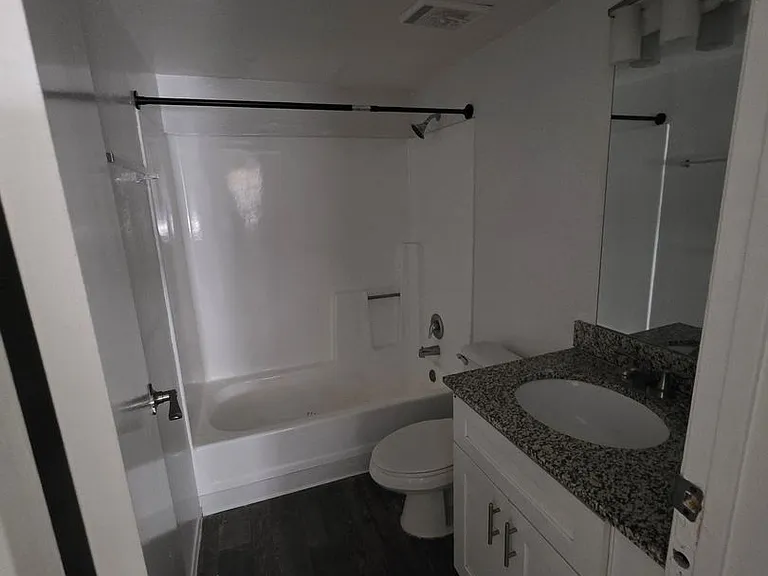 Canyon 35 Apartments — Photo 18