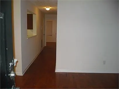 3 bed, 1300 sqft, $1,400 — Photo 4