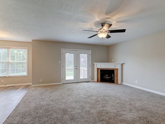 5th image of 810 Shetland Dr