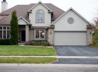 1032 Farmview Dr, Waterville, OH 43566