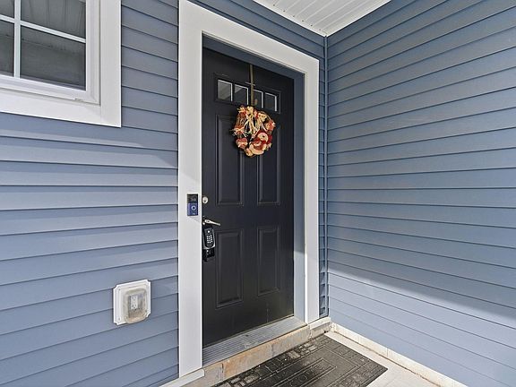 3rd image of 2728 Burnt Mill Rd