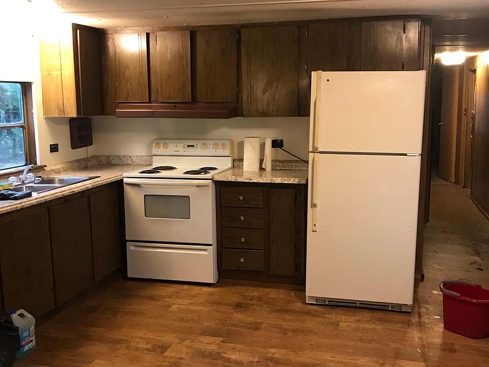 1st image of 27 Edith Odesso Dr