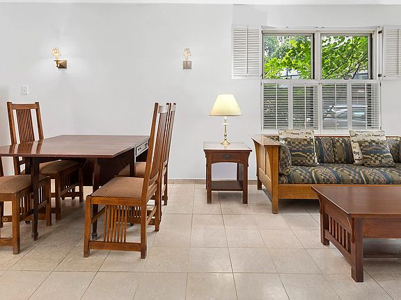4th image of 200 E End Ave APT 1L