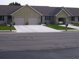 327 Veit St, Wapakoneta, OH 45895