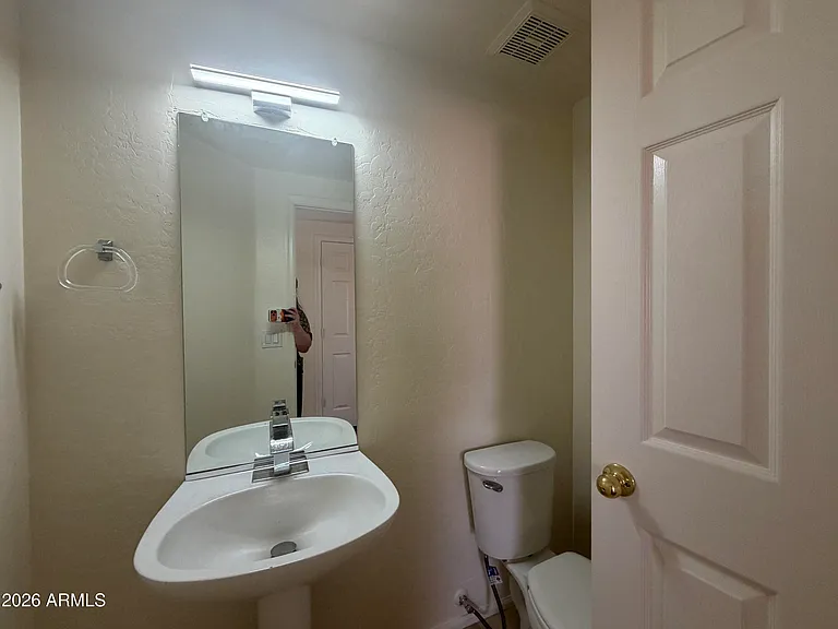 908 N Gregory Pl — Photo 10