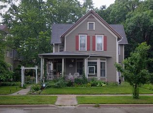 558 Division St, Elgin, IL 60120