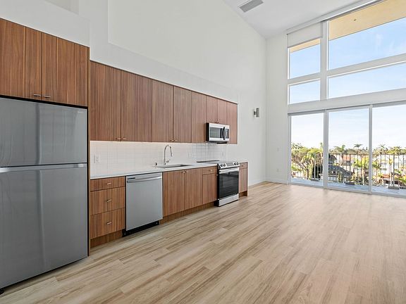 4th image of 3740 5th Ave #501