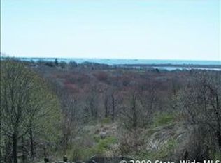 8 Sachuest Dr, Middletown, RI 02842