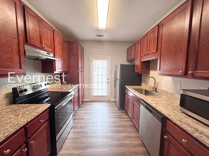 8648 Thomas Ln — Photo 5