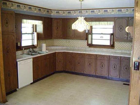 3rd image of 503 Bonnie Lassie Ave