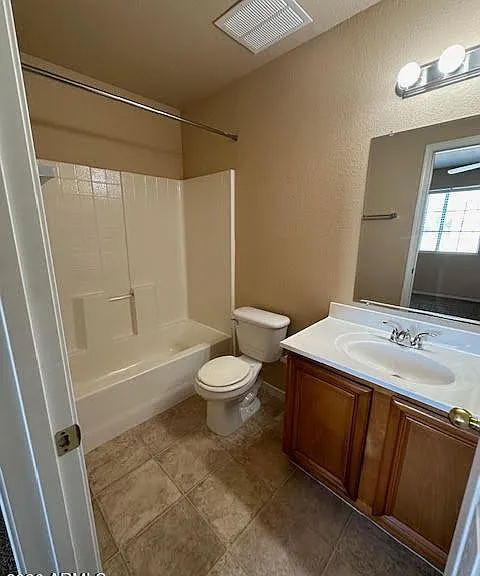 2834 E Tracy Ln #1 — Photo 8