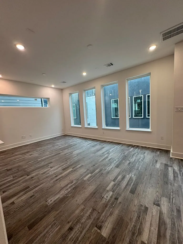 3 bed, 3.5 bath, 1869 sqft, $2,700 — Photo 3