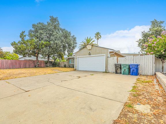 3rd image of 3118 Eastern Ave