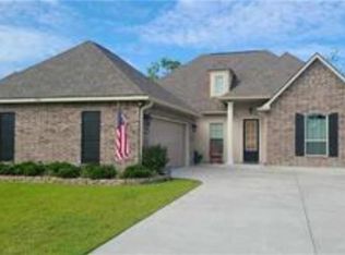 232 Hidden Cypress Dr, Belle Chasse, LA 70037