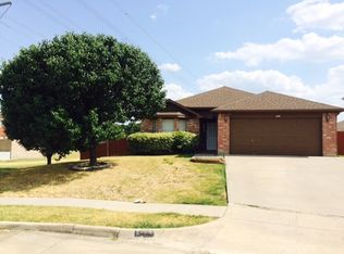 2104 Pond View Ct, Grand Prairie, TX 75052