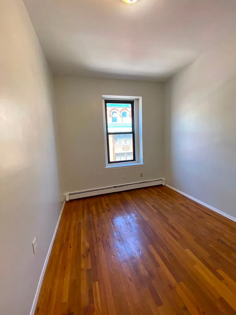 2 bed, 1.0 bath, $2,400 — Photo 4