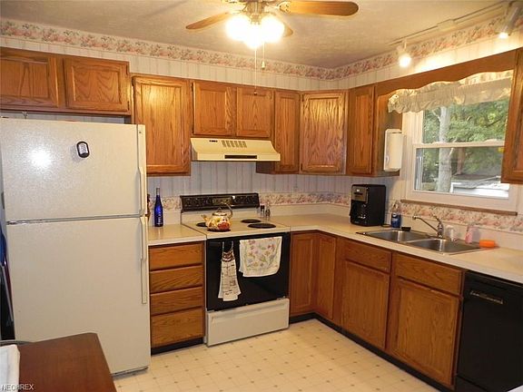 2nd image of 6573 Rosebelle Ave