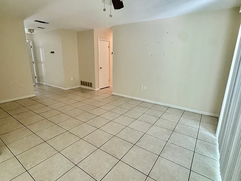3307 NW 18th St — Photo 7