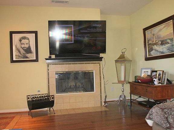 2nd image of 60 Valley Station Cir