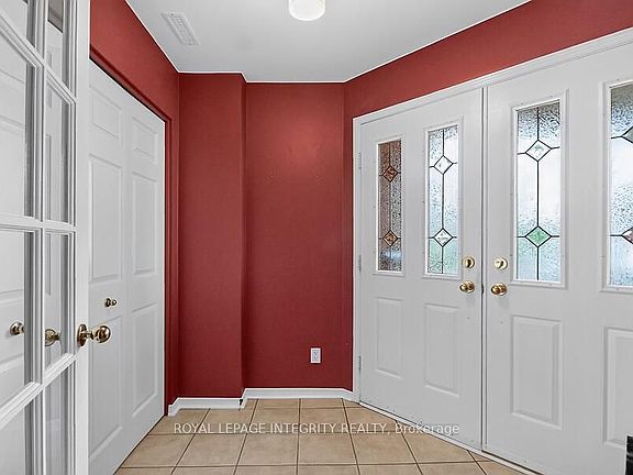 2nd image of 76 Saddlehorn Cres