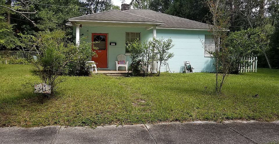 1st image of 814 NE 11th Ave