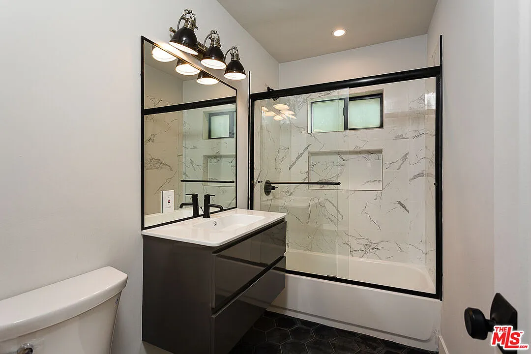 Studio, 1.0 bath, 500 sqft, $1,495 — Photo 3