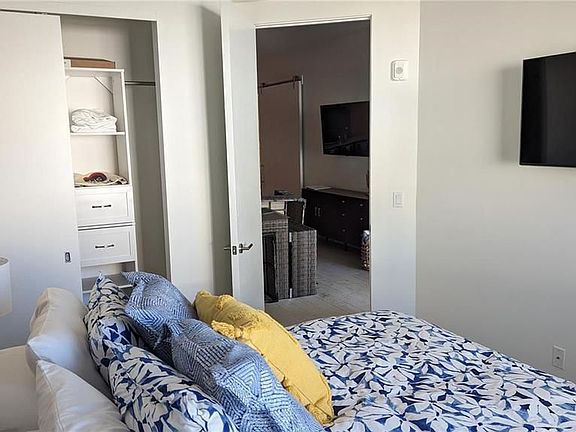 5th image of 332 Cocoanut Ave #306