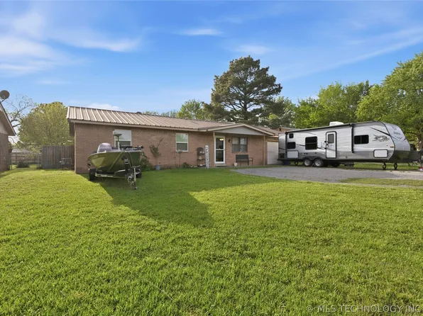 902 S Lincoln Ave, Wagoner, OK 74467