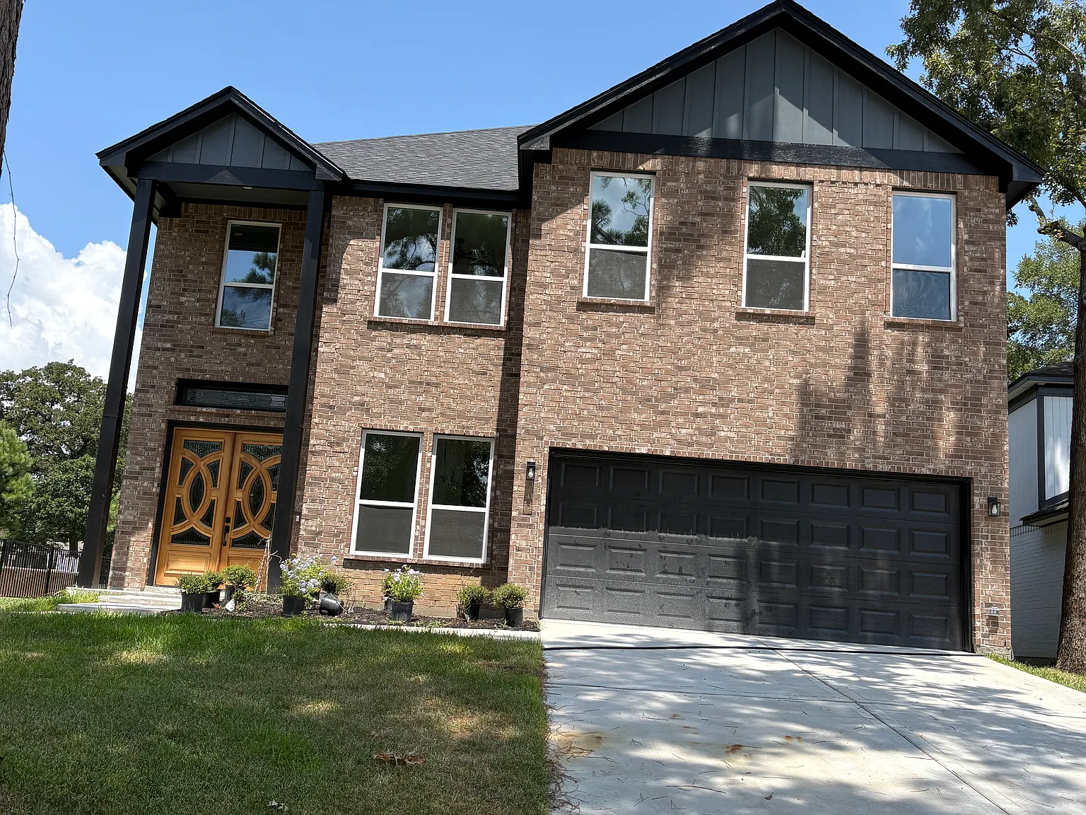 5 bed, 3.5 bath, 3650 sqft, $4,250 — Photo 2