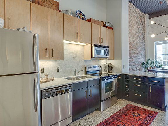 5th image of 700 Church St APT 1202