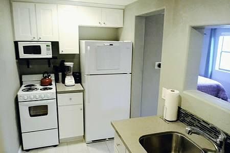5th image of 631 Travelodge Dr Studio B