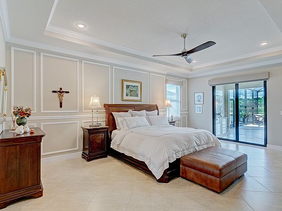5th image of 412 Sonoma Isles Cir