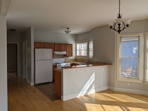 4th image of 847 21st St