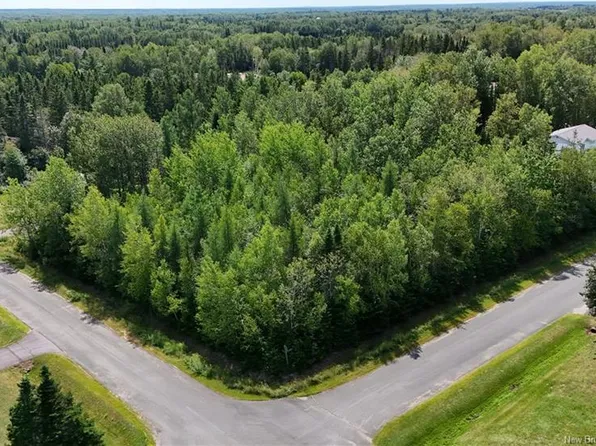 441 Petrie Ave, Bathurst, NB E2A 4Y9