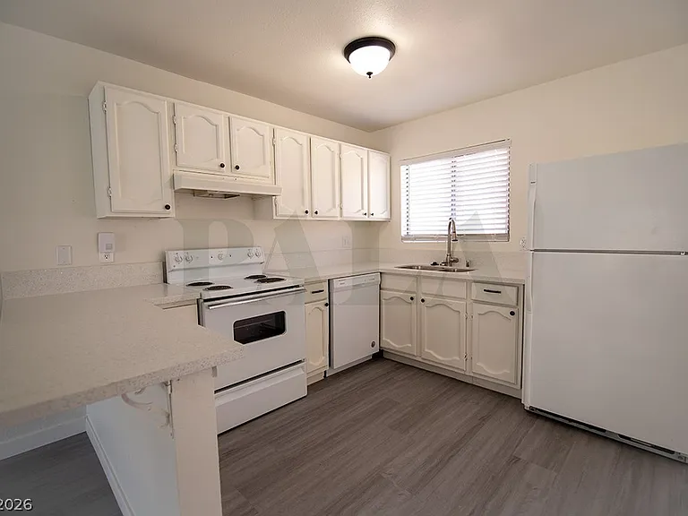 5196 Gray Ln #D — Photo 8